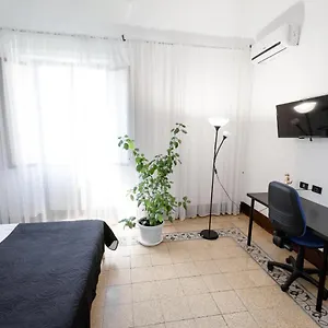 https://casa-di-alessandro-e-oksana.catania-hotels.net